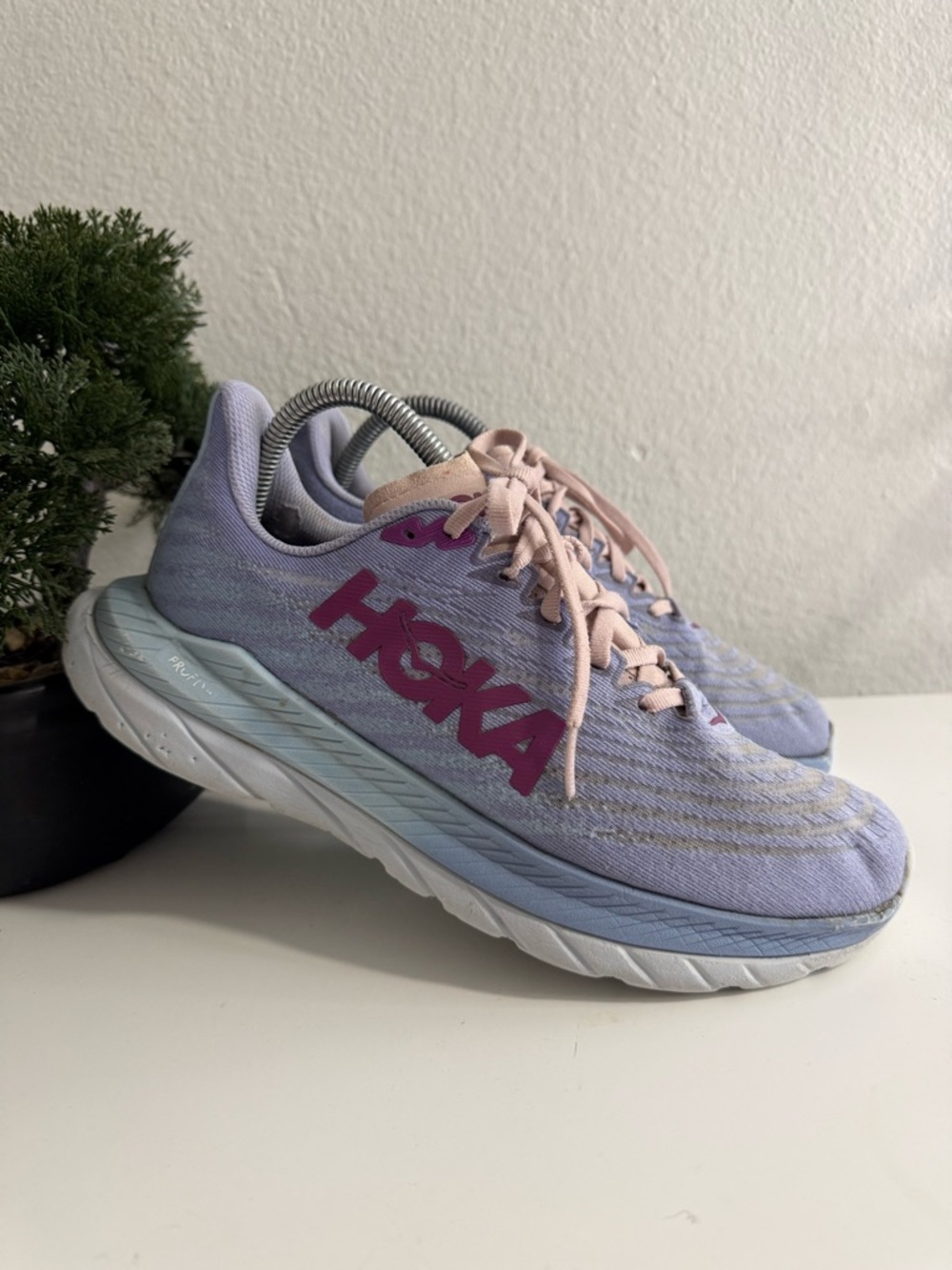 Hoka Mach 5 One One Lavender Lace-Up Running Shoes with Pink Logo